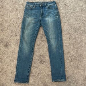 American Eagle blue jeans size 30x32 slim fit